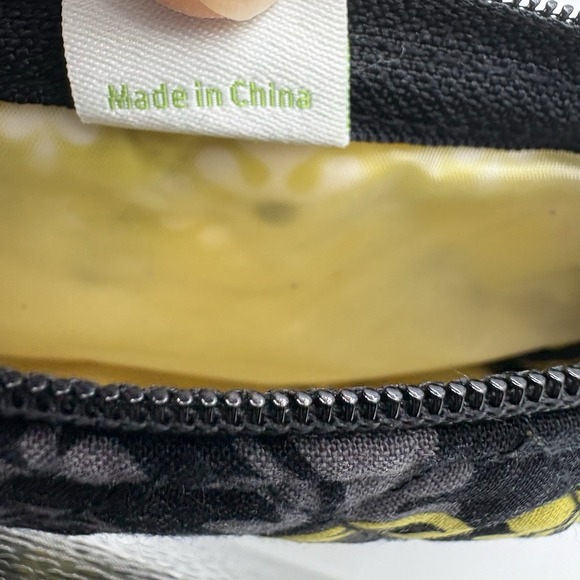 Vera Bradley Bag Cosmetic Make Up Small Baroque Travel Case Black 6"x4" Lined - Picture 9 of 9